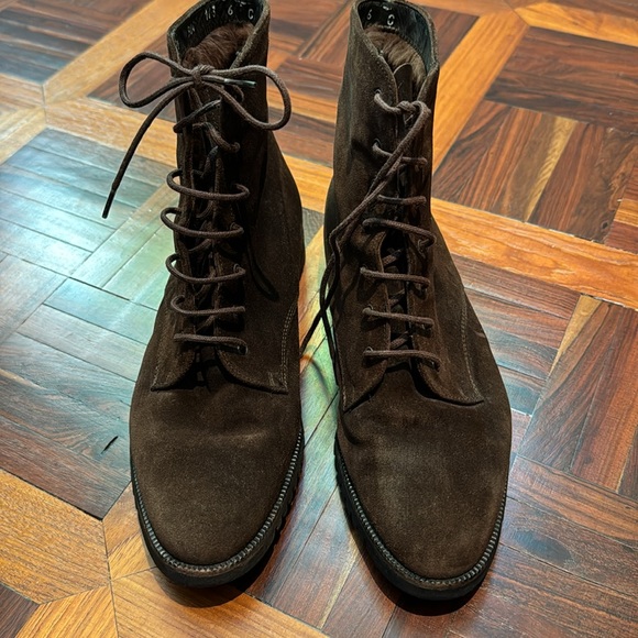 Luxurious fur-lined Salvatore Ferragamo suede lace-up boots Size 6C. - Picture 3 of 13